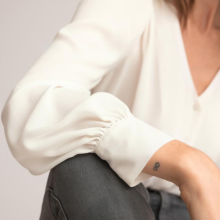Produktbild La Redoute Collections Langärmelige Bluse mit V-Ausschnitt (38)