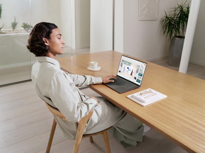 Image du produit ASUS Zenbook S 16 (16", AMD Ryzen AI 9 365, 24 Go, 1000 Go, DE)