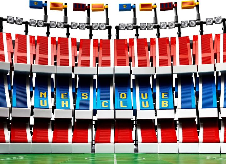 Actual product image LEGO ICONS CAMP NOU - FC BARCELONA 10284 (10284, LEGO Creator Expert, LEGO Rare Sets)