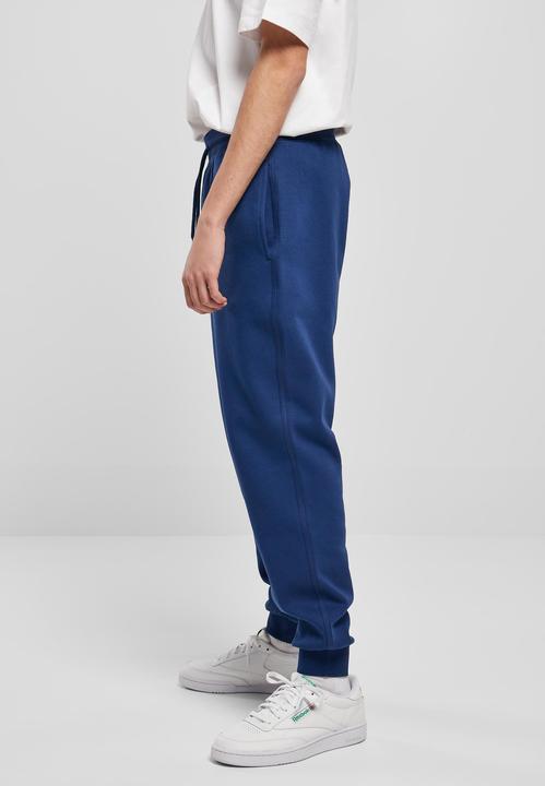 Actual product image Urban Classics Basic Sweatpants - 1324 (M)