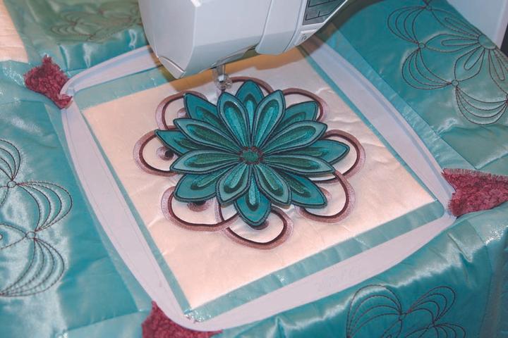 Actual product image Husqvarna Do All Quilter's Hoop 200 x200