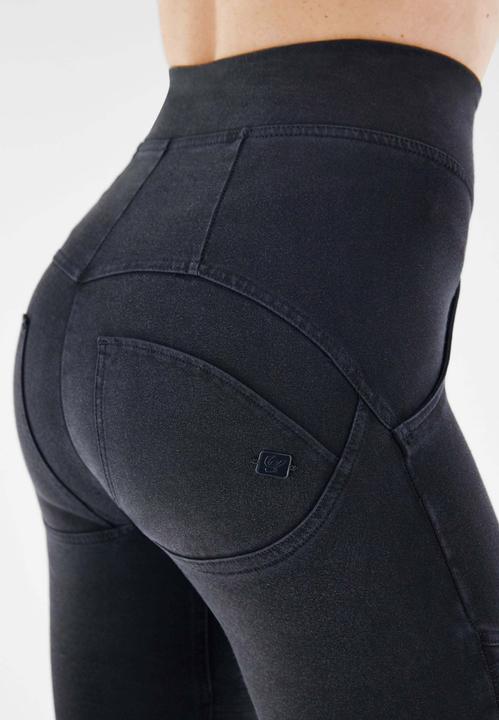 Actual product image Freddy WR.UP® Shaping Pants 7/8 WRUP4SHS328 (L)