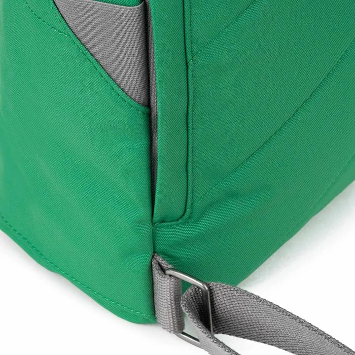 Produktbild Roka London Finchley A Sustainable Mountain Green 12-15 recycled bottles Medium (15 l)