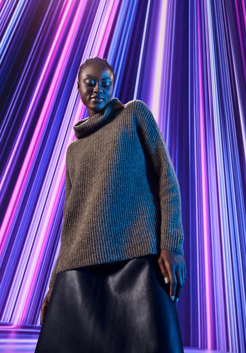 Produktbild Cartoon Strickpullover mit Turtle Neck (38)