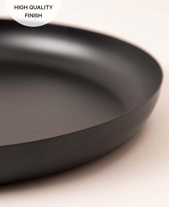 Actual product image Esmée Round serving tray / decorative tray made of black metal, Ø 30.5 cm