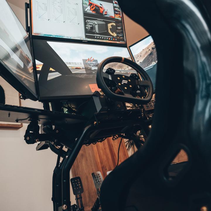 Actual product image Oplite Cockpit R8 Fury Black retail (freight forwarding)