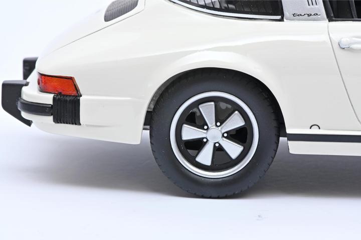 Produktbild Schuco Porsche 911 Targa weiss 1:18