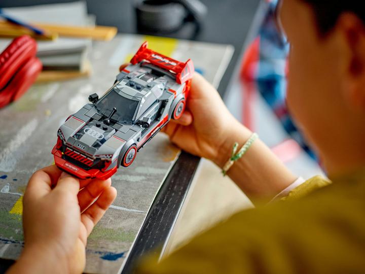 Produktbild LEGO Audi S1 e-tron quattro Rennwagen (76921, LEGO Speed Champions)