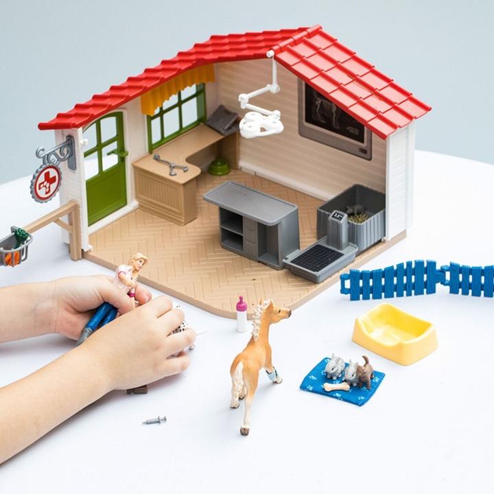 Produktbild Schleich Tierarzt-Praxis mit Haustieren