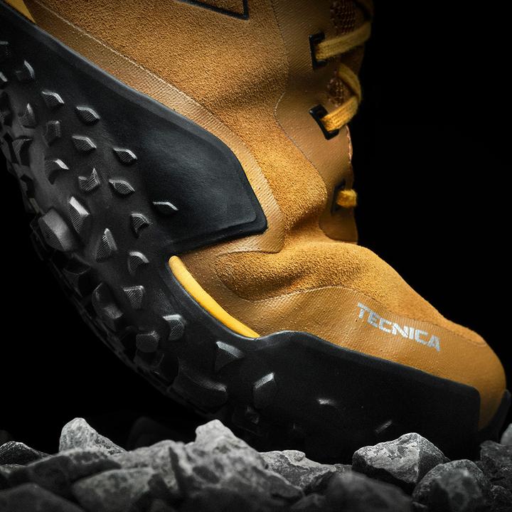 Actual product image Tecnica Magma Mid GTX Shoes (45.5, 46)