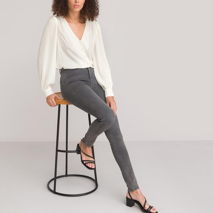 Produktbild La Redoute Collections Langärmelige Bluse mit V-Ausschnitt (38)