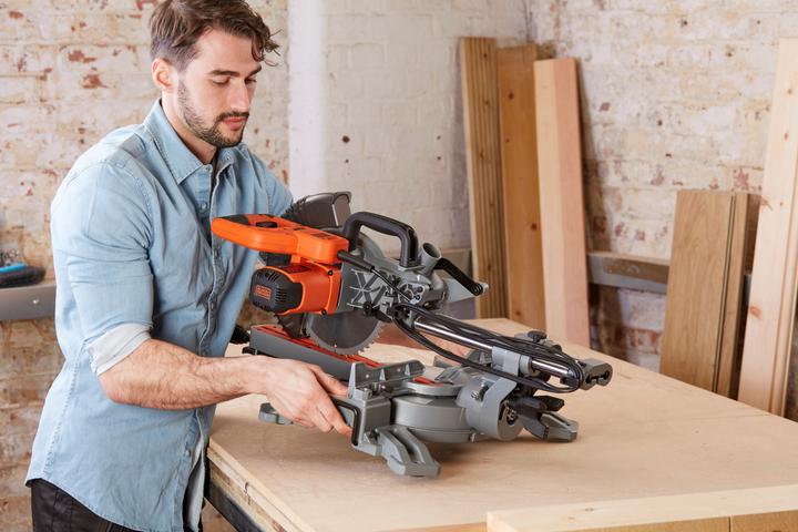 Immagine prodotto Black & Decker BLACK&DECKER BES700-QS