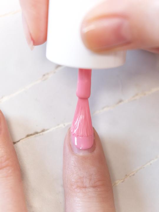 Actual product image Même Nail Polish with Silicon Candy Pink (Candy pink, Gel-Effect Nail Polish)