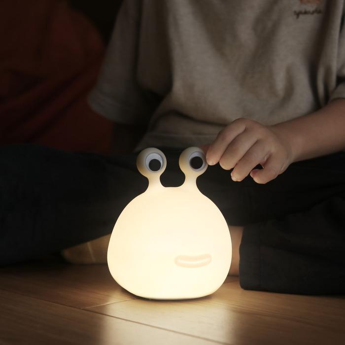 Actual product image Mega Light Momo Moon