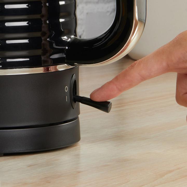 Produktbild Petra PT5572BLKVDE Oscuro 3KW kettle (1.70 l)