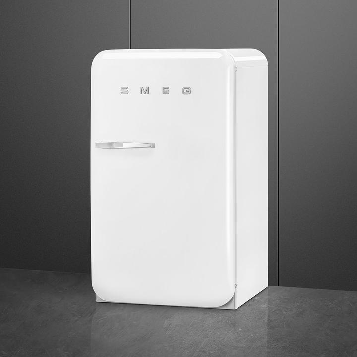 Actual product image Smeg Retro Style FAB10RWH5 (122 l)