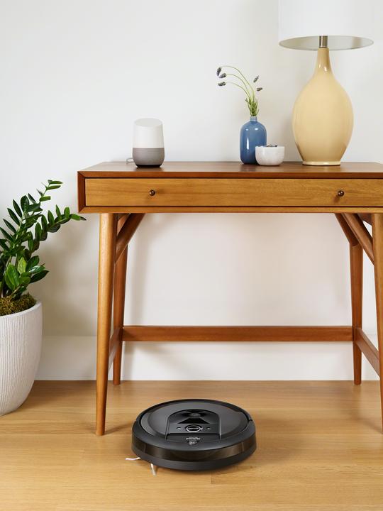 Produktbild iRobot Roomba i7+ Schwarz (Saugroboter)