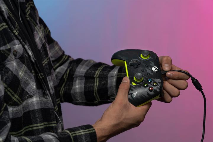 Actual product image PDP Wired Controller (PC, Xbox Series X, Xbox Series S, Xbox One S)