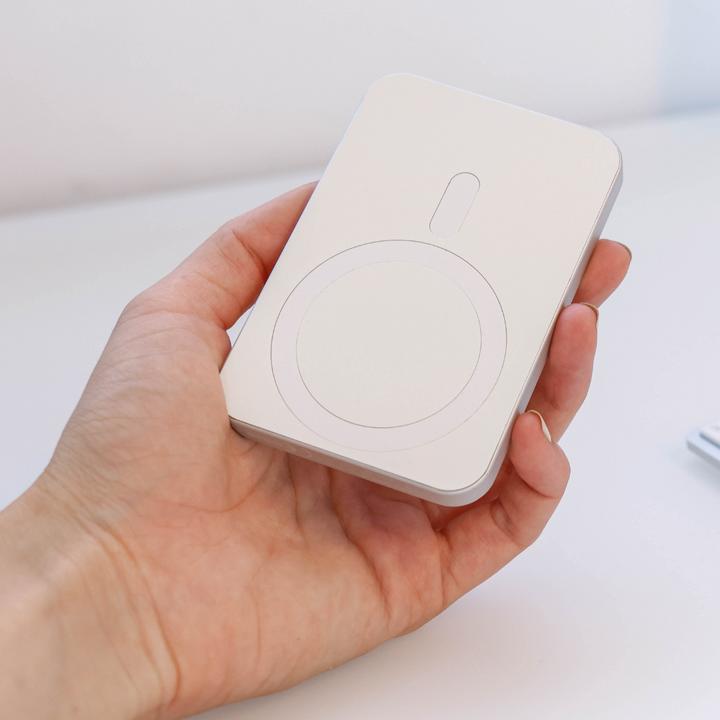 Actual product image Andi be free MagCharger (5000 mAh, 15 W, 18.50 Wh)