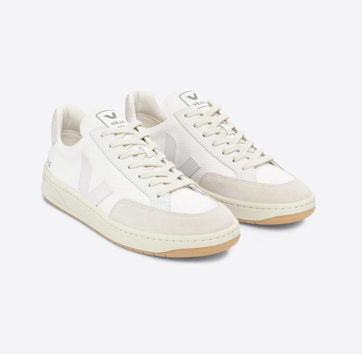 Actual product image Veja V-12 (42)