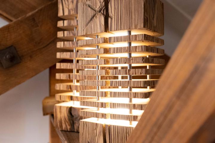 Actual product image kln.swiss Reclaimed wood lamp Stratum S 400 (400 lm)