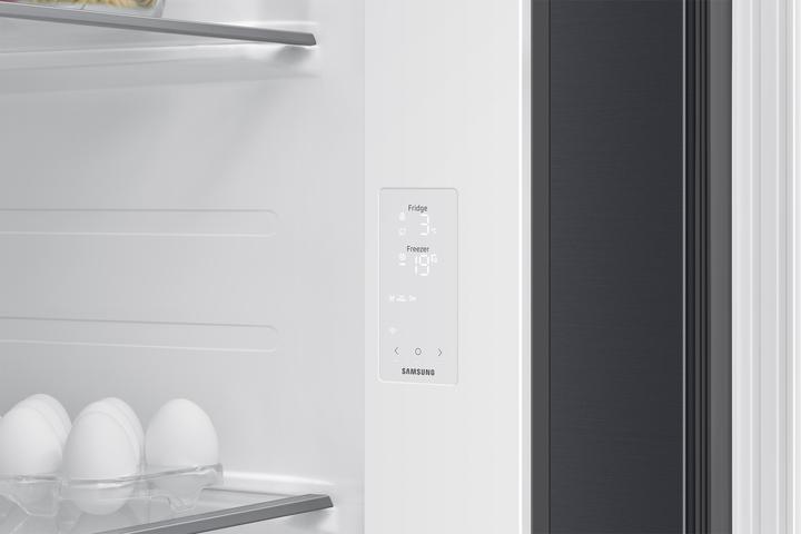 Produktbild Samsung RS70F Side-by-Side mit Metal Cooling und Wassertank, EEK: C (634 l)