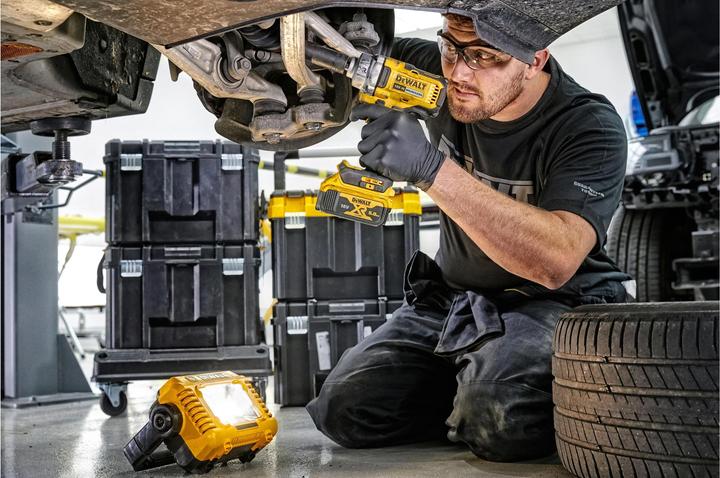 Image du produit DeWalt DCL077XJ (2000 lm)