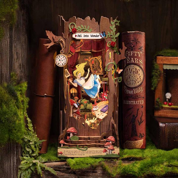Produktbild Robotime Bausatz Alice im Wunderland, Modell Art: Book Nook