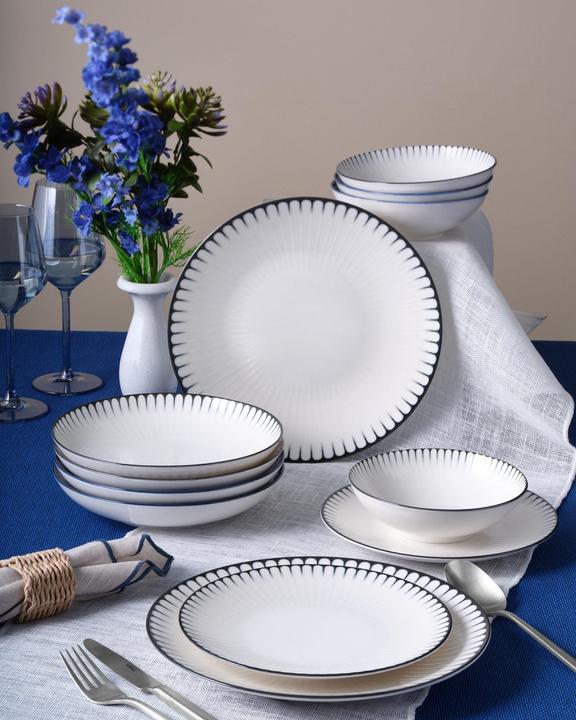 Actual product image Hermia Holly (24 Piece)