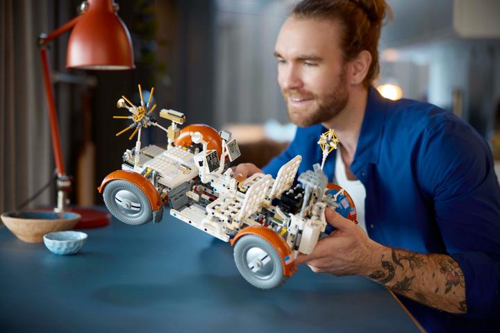 Immagine prodotto LEGO Veicolo roving lunare (LRV) Apollo della NASA (42182, LEGO Technic)