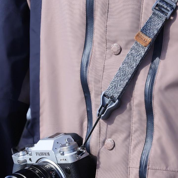 Actual product image Falcam Maglink Lite grey carrying strap with magnetic fastener #3143 (Shoulder strap)