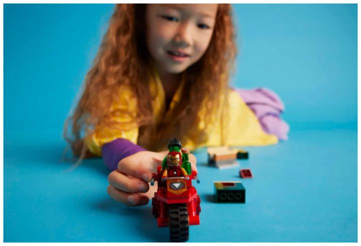 Actual product image LEGO Iron Man with bike and the Hulk (76287, LEGO Marvel)