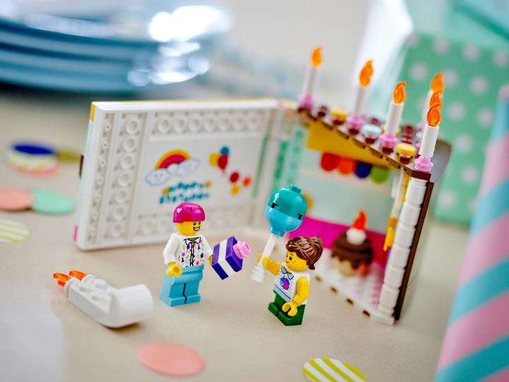 Image du produit LEGO Gâteau d'anniversaire (40641, LEGO Classic, LEGO difficiles à trouver)