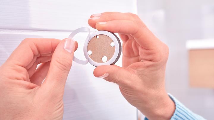 Produktbild tesa ELEGAANT Seifenspender inkl. Klebelösung ohne Bohren