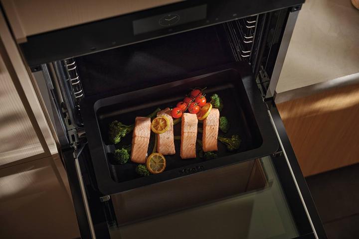 Actual product image Miele HUB5001-M Gourmet roaster
