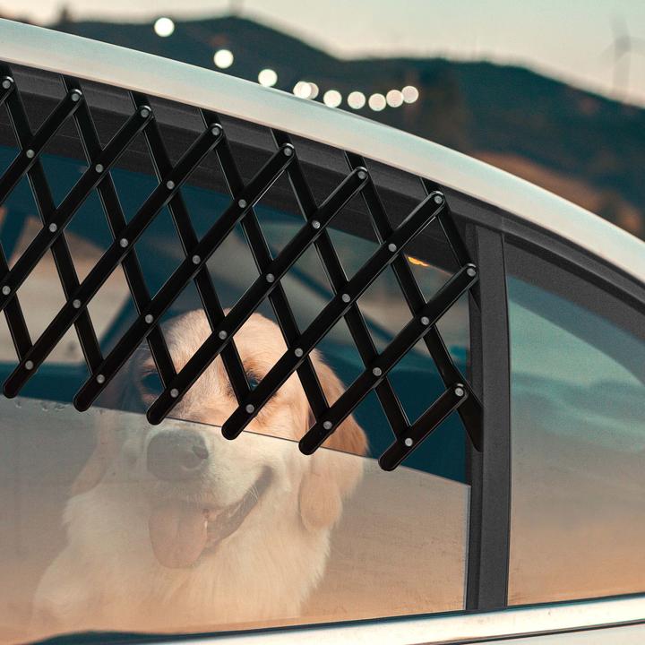 Actual product image Wiltec Fudajo dog protection grille car window 17.7x24cm ventilation grille car window grille (Dog, Reflectors)