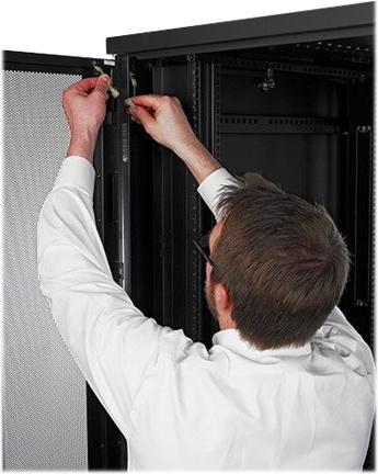 Produktbild APC NetShelter SV 42U, Serverschrank 42HE (42 HE, 19 Zoll Rack)