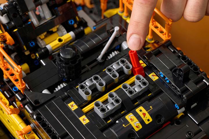 Produktbild LEGO Volvo EC500 Hybrid Bagger (42215, LEGO Technic)
