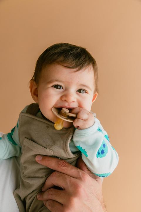 Actual product image Bibs Nuggi Colour 2 PACK Latex Symmetrical 6-12m Sage GLOW Cloud GLOW (2 x, 6 - 12 M.)