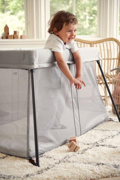 Image du produit BabyBjörn Light Easy Go avec drap housse
