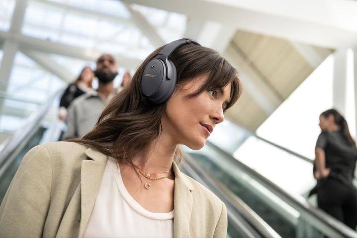 Produktbild Bose QuietComfort 45 Limited Edition (ANC, 24 h, Kabelgebunden, Kabellos)