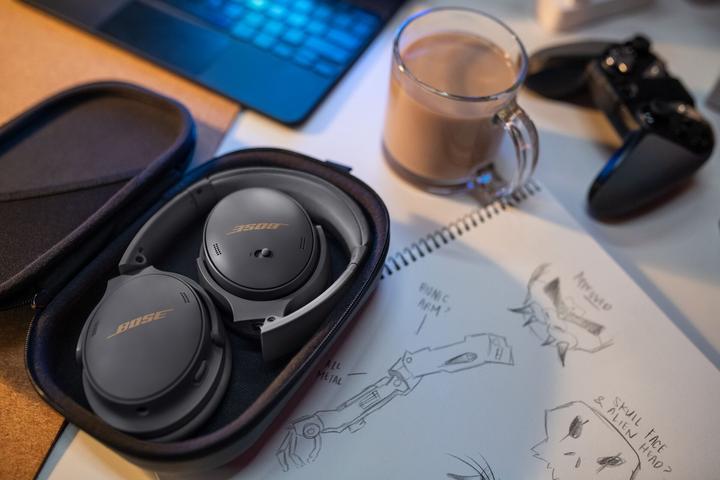 Produktbild Bose QuietComfort 45 Limited Edition (ANC, 24 h, Kabelgebunden, Kabellos)