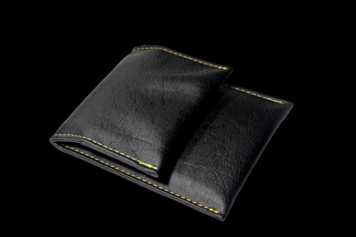 Immagine prodotto Stalin PhoneBag in ecopelle grande nera con cuciture gialle (Samsung Galaxy S3)