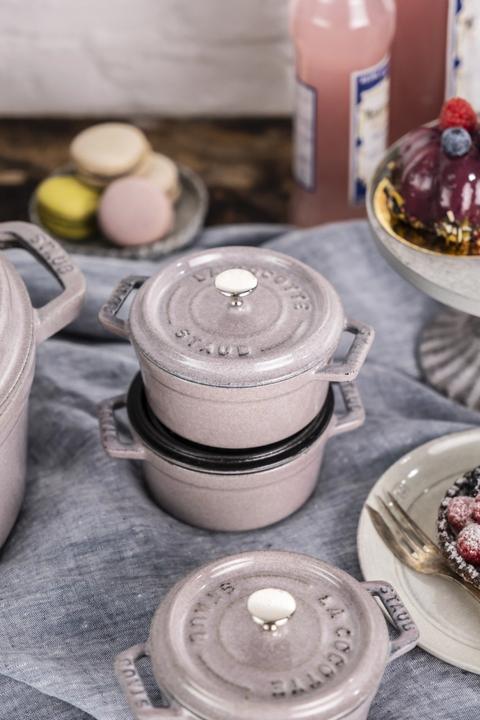 Produktbild Staub Mini Cocotte 10 cm, rund, Kirschblüte, Gusseisen (10 cm, Bräter + Schmortopf, Gusseisen)