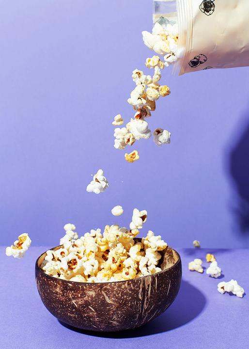 Produktbild KoRo Verzehrfertiges Bio Popcorn mit Zucker und Salz (900 g)