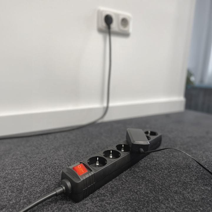 Actual product image Power strip with illuminated switch, 6 sockets, 3 m, black (6 x, CEE 7/3, 3 m)