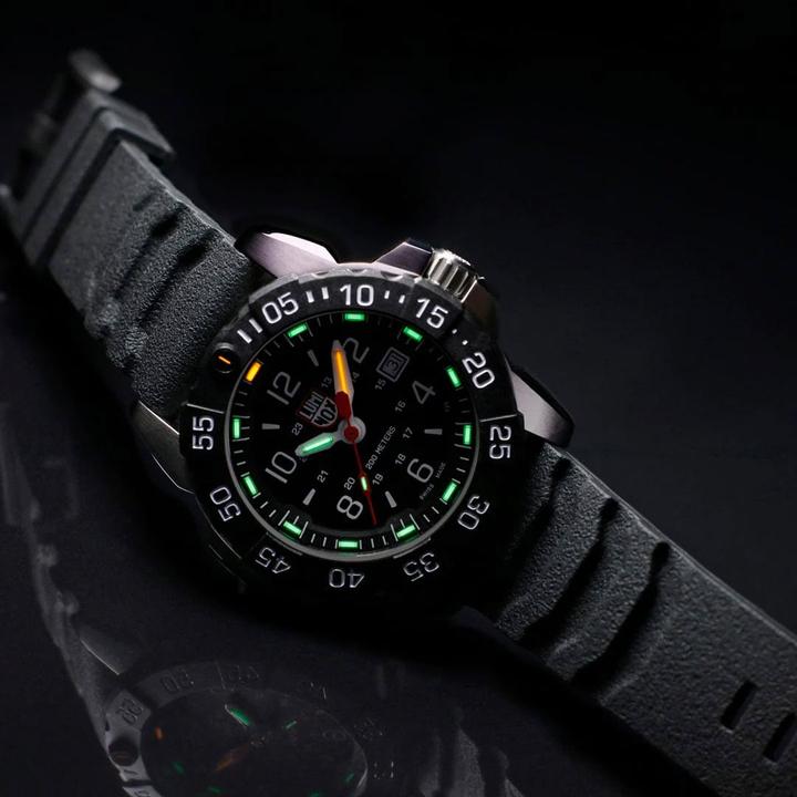 Image du produit Luminox Navy Seal Steel 3250 Series (Montre de plongée, 45 mm)