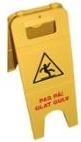 Image du produit Antalis Panneau d'avertissement CAUTION - Slick Yellow Image d'un homme qui tombe Jaune, 1 pièce