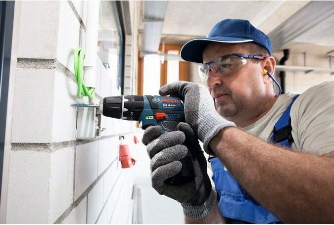 Actual product image Bosch Professional GSB 10.8-2-LI, incl. L-BOXX (Rechargeable battery operated)