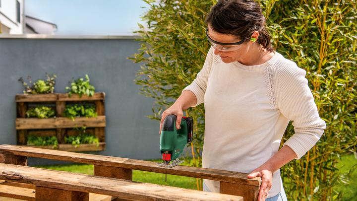 Actual product image Bosch Home & Garden EasySaw 18V-70